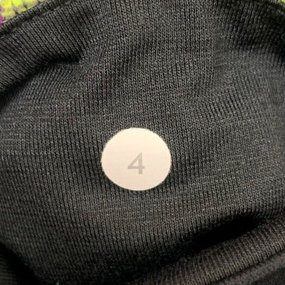 Lululemon Size 4 Reversible Yoga Groove Cut Leggings - Picture 10 of 10
